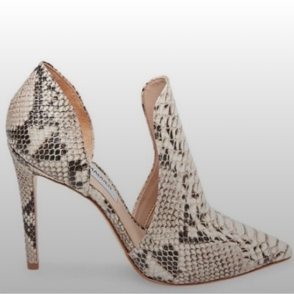 Steve Madden Dolly Pump. Snakeskin. Size 7.5.